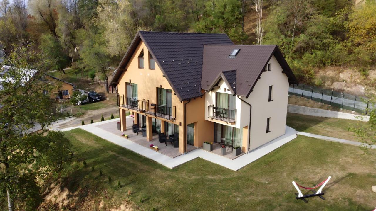 Pensiunea Piri Land Comarnic Exteriör bild